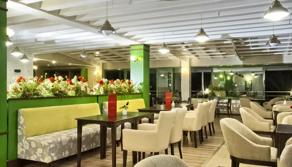 هتل افسیا هالیدی بیچ کلاب کوش آداسی